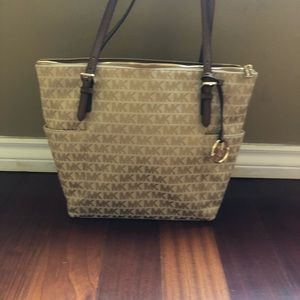 Michael kors tote